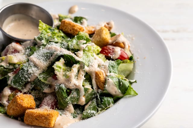 SALAD  (4 to 6 people).